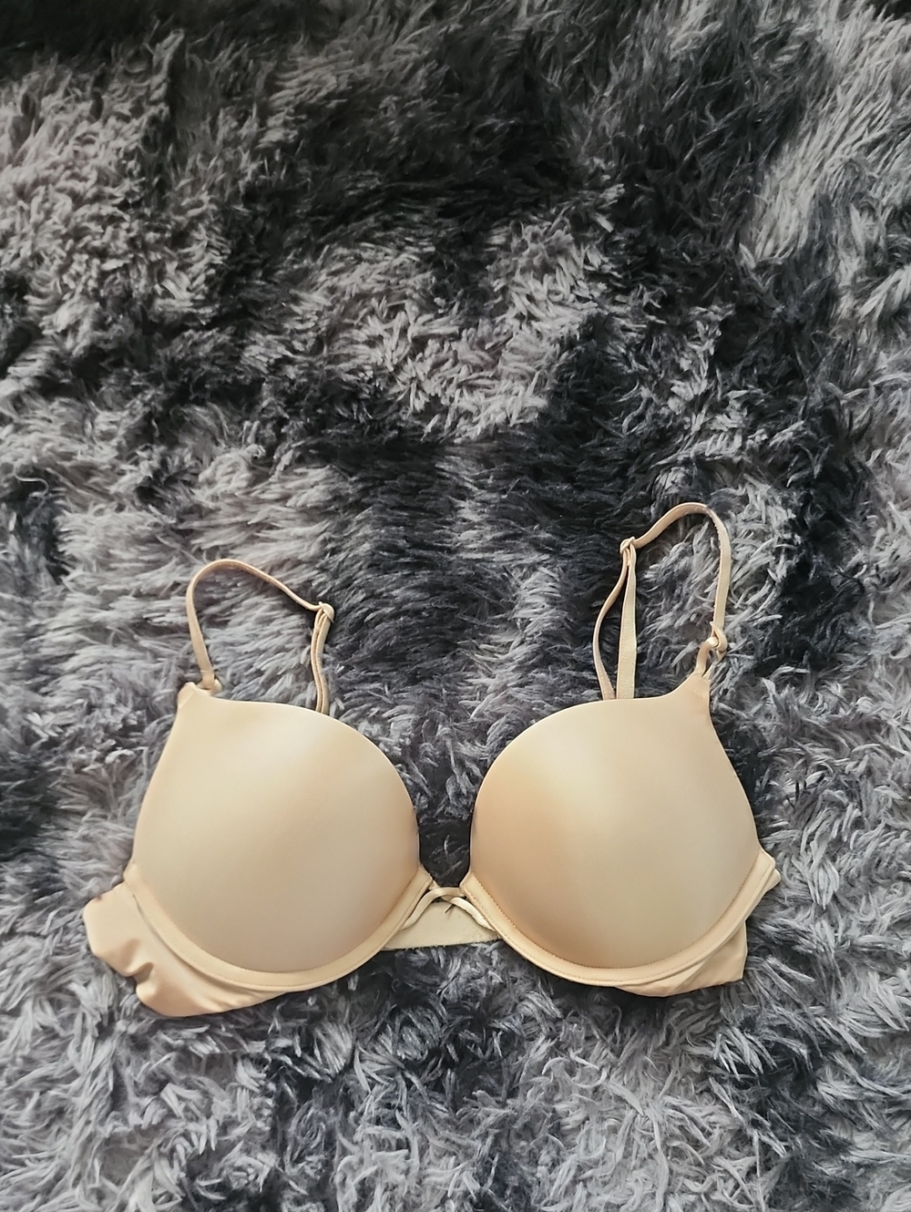 Victoria Secret Bombshell Bra 32B Nude